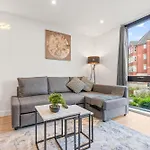 Stylish Flat In - Sleeps 5 Apartman