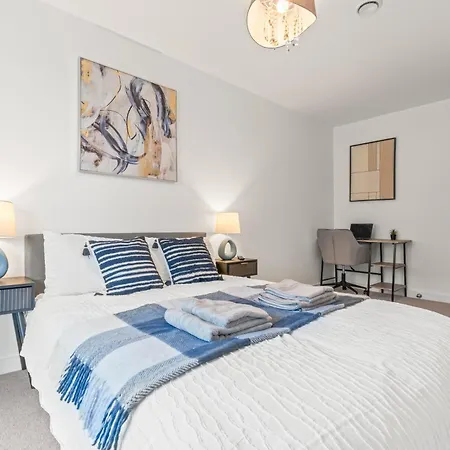 Apartman Stylish Flat In - Sleeps 5