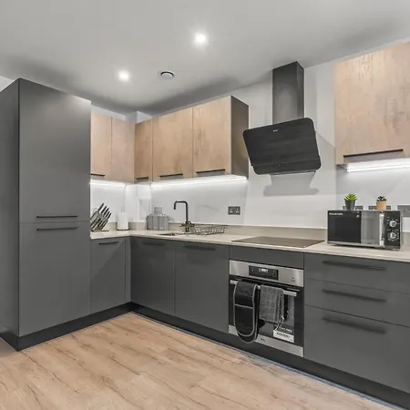 Stylish Flat In - Sleeps 5 *