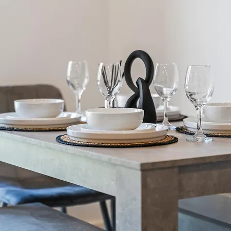 Stylish Flat In - Sleeps 5 *