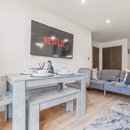 Stylish Flat In - Sleeps 5 *