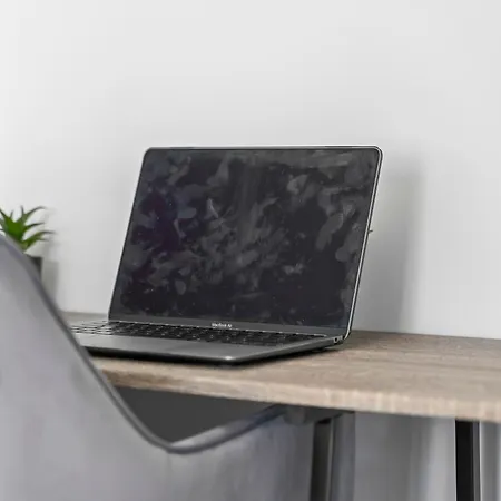 Stylish Flat In - Sleeps 5 דירה